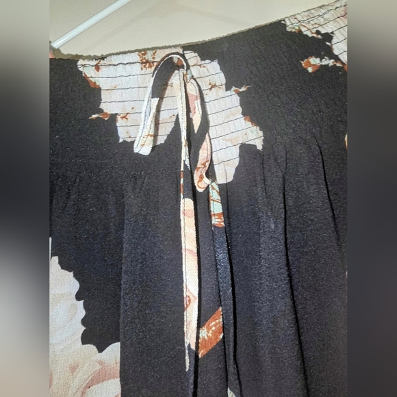 EUC - Plus Size Floral Wide-Leg Pants - 3X/18 - Picture 3 of 5